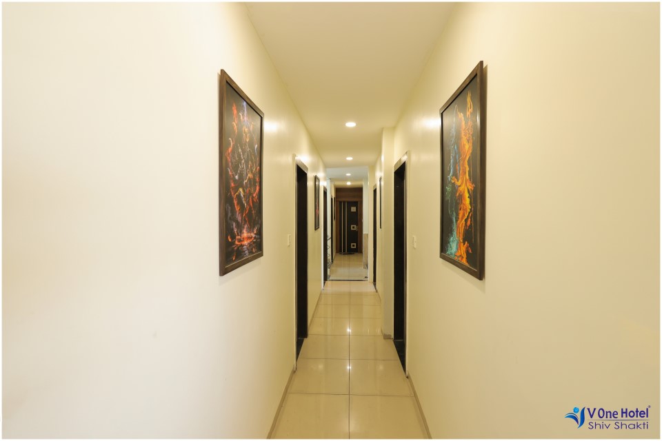 Corridor Gallery View